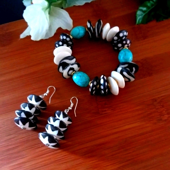 2PC Beautiful Kenyan Batik Bracelet & Earring Set - Picture 2 of 7